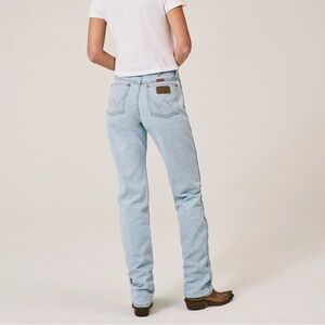 Wrangler women’s  COWBOY CUT SLIM FIT JEAN:BLEACH:3:32